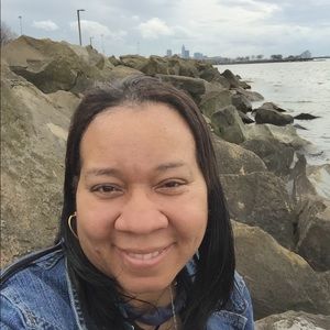 Meet your Posher, Monique